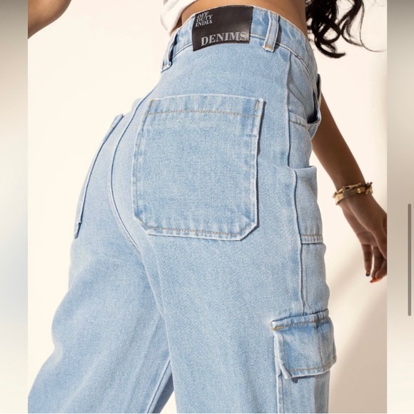 ❌ SOLD❌ Cargo denim for women - Picture 3 of 7